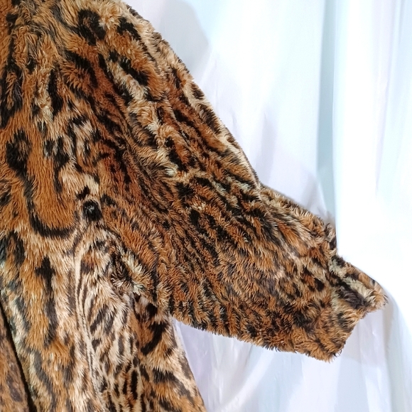 Monterey, Leopard Faux Fur Coat Size 2X, Brown/Black/Cream - Picture 7 of 16